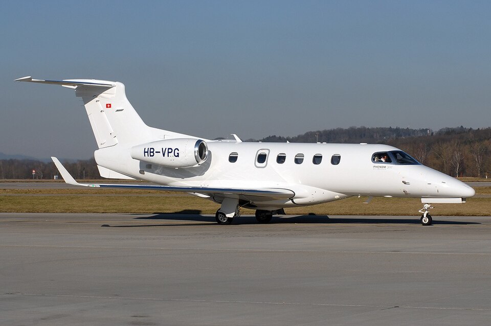 Embraer Phenom 300